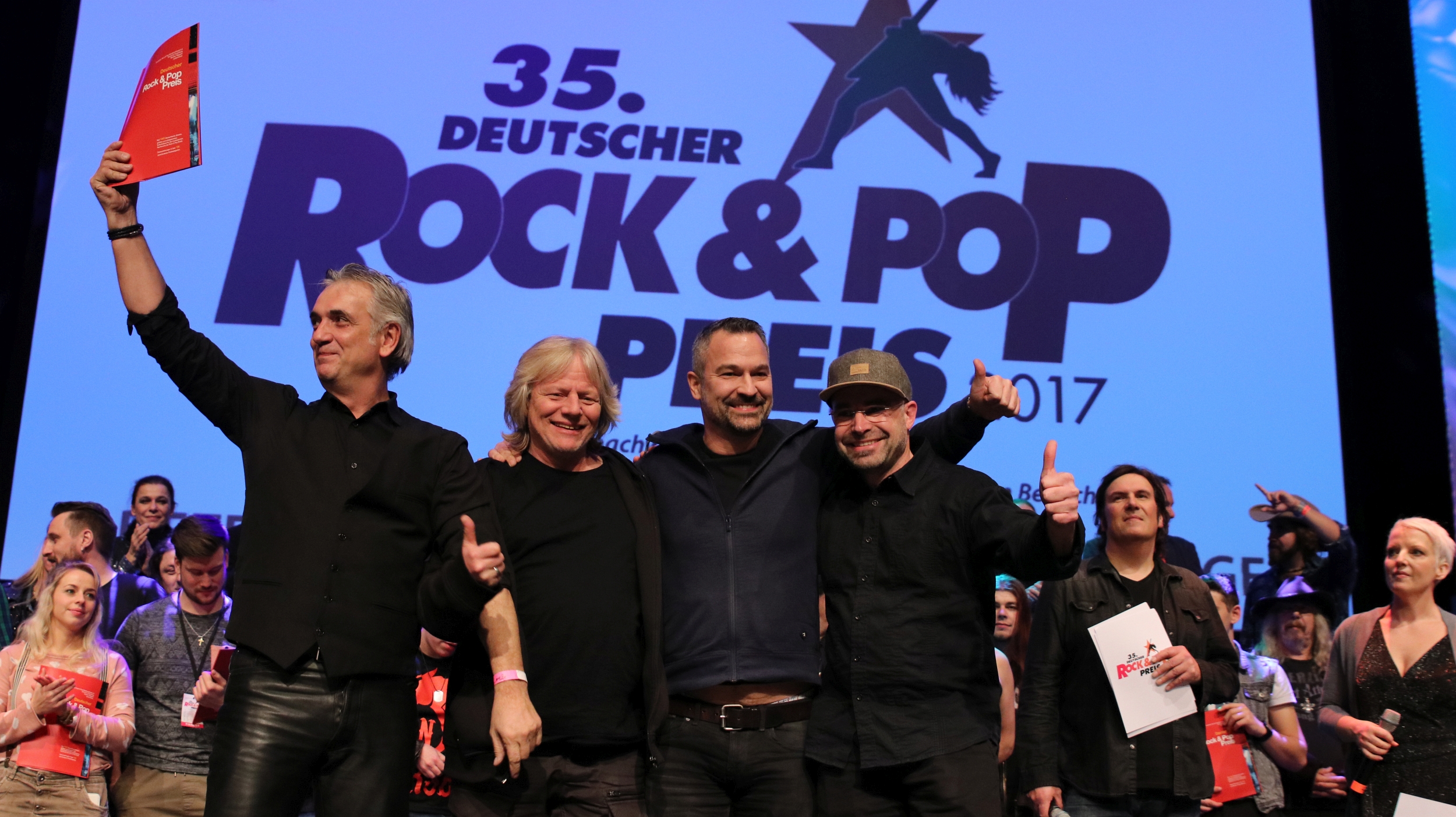 falb gewinnt zweiten Platz beim Deutschen Rock & Pop Preis 2017